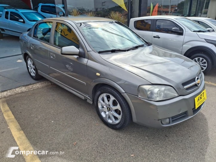 ASTRA 1.8 MPFI Comfort Sedan 8V