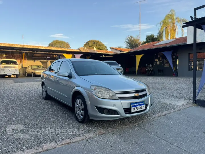 VECTRA 2.0 MPFI Expression 8V