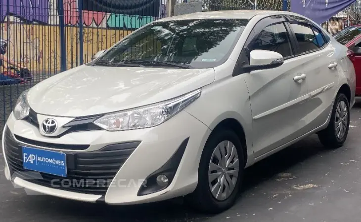 Yaris Sedan 1.5 16V 4P FLEX XLS MULTIDRIVE AUTOMÁTICO CVT
