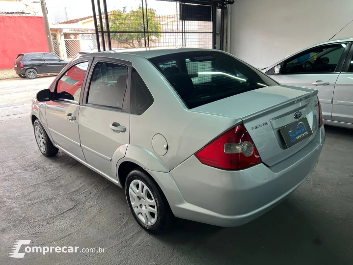 FIESTA 1.6 Rocam SE Sedan 8V