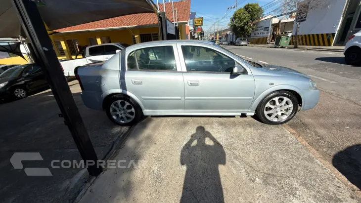 ASTRA 2.0 MPFI Advantage Sedan 8V