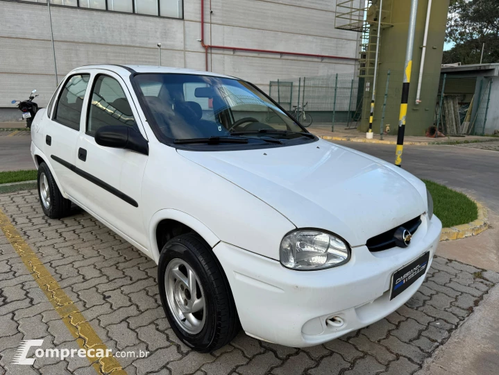CORSA 1.0 MPFI Sedan 8V