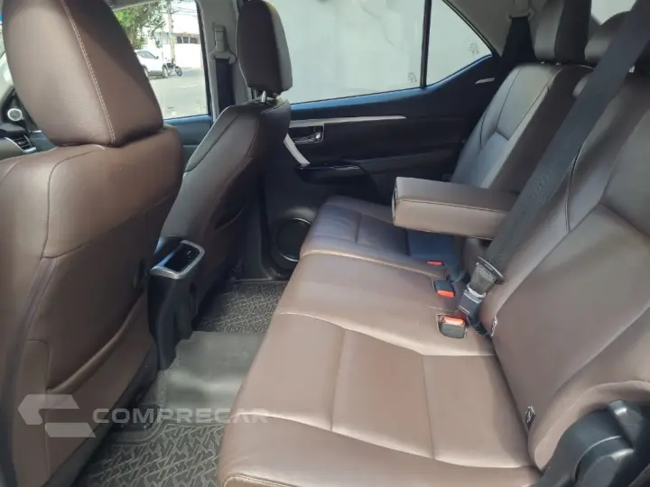 Hilux SW4 SRX 4x4 2.8 TDI 16V Dies. Aut.