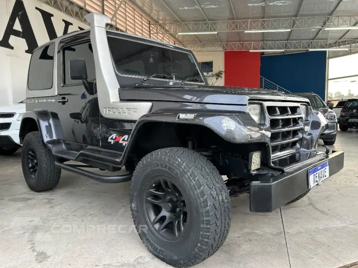 T-4 4x4 2.8 TB Int. Cap. Rígida Diesel