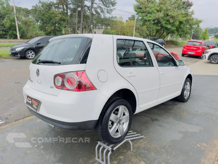 Golf 2.0 4P AUTOMÁTICO