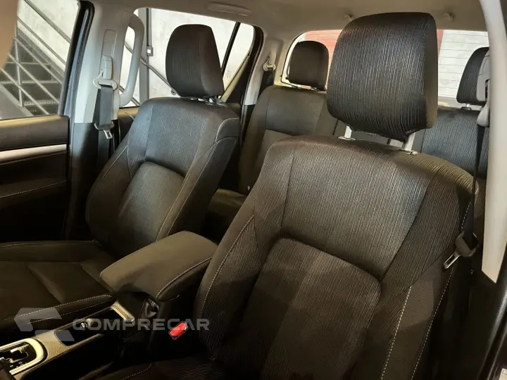 Hilux Caminhonete 2.8 16V 4P SR 4X4 DIESEL CABINE DUPLA AUTO