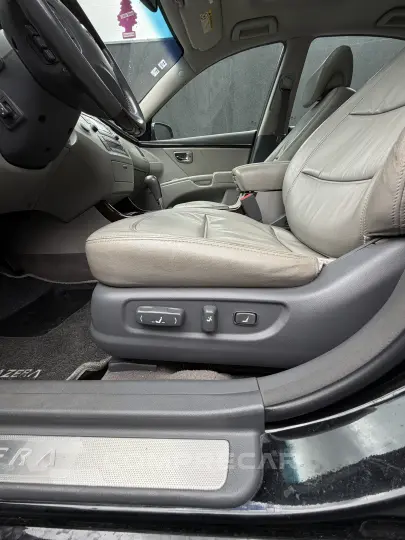 AZERA 3.3 MPFI GLS Sedan V6 24V