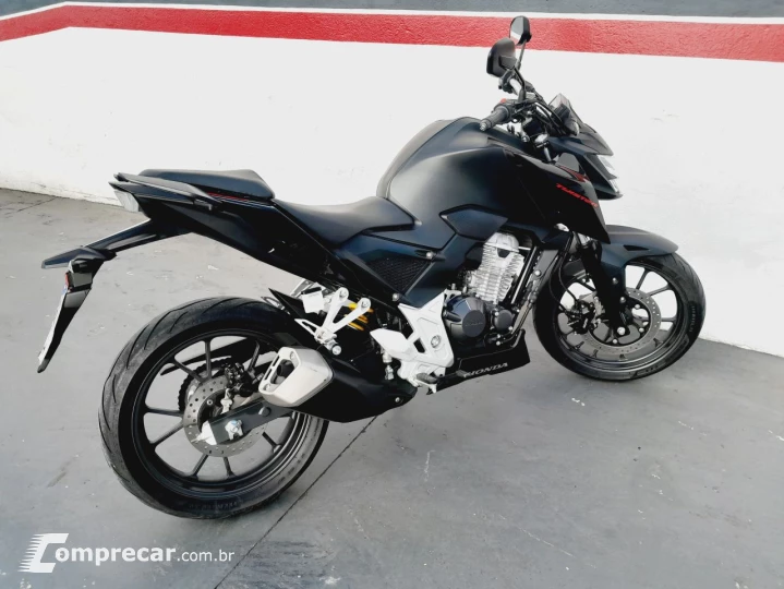CB 300F Twister Flex