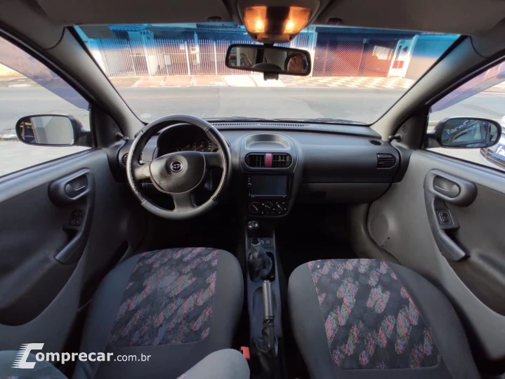 Corsa Sedan 1.0 MPFI 8V 71cv 4p