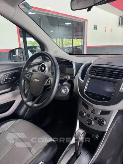 Tracker 1.8 LTZ com teto solar