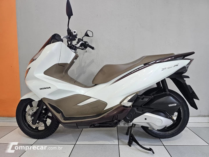 PCX 150 DLX