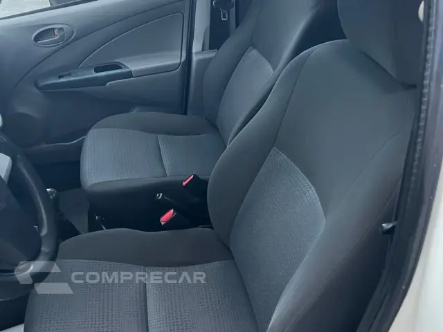 ETIOS HATCH - 1.3 XS 16V 4P MANUAL