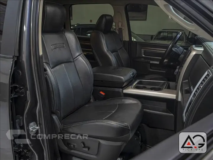 CLASSIC 5.7 V8 Laramie Night Edition CD 4X4