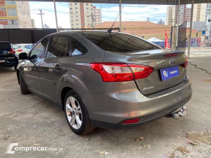 FOCUS SEDAN 2.0 16V 4P