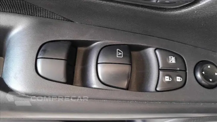 KICKS PLAY 1.6 16V FLEXSTART SENSE XTRONIC