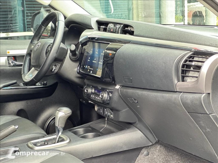 HILUX 2.8 D-4D TURBO DIESEL CD SRX PLUS 4X4 AUTOM