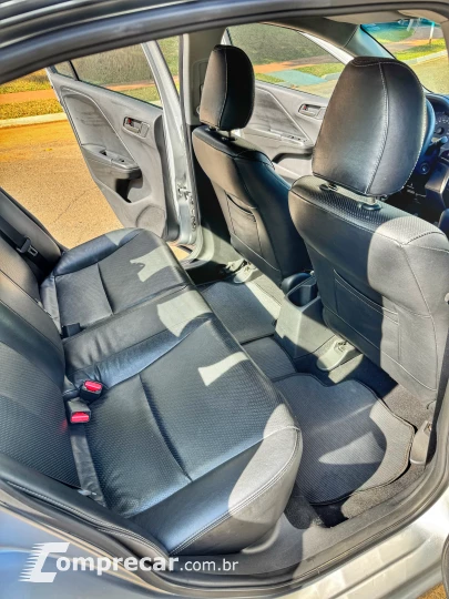 CITY 1.5 DX Sedan 16V