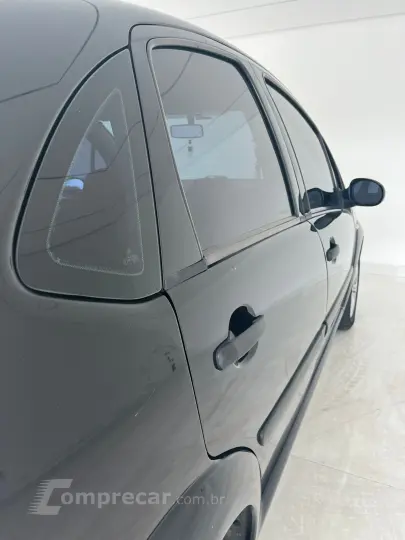 C3 1.4 I Exclusive 8V