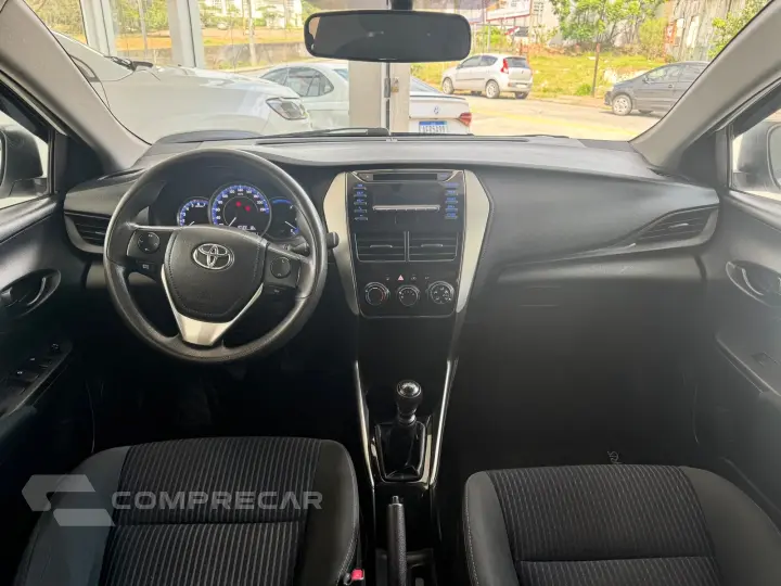 YARIS 1.5 16V FLEX SEDAN XL MANUAL