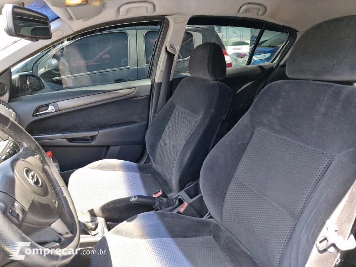 VECTRA 2.0 MPFI GT HATCH 8V FLEX 4P MANUAL