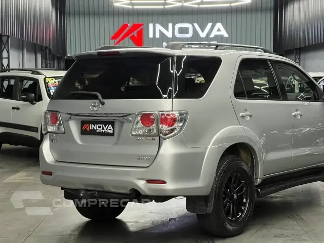 HILUX SW4 - 3.0 SRV 4X4 7 LUGARES 16V TURBO INTERCOOLER 4P A
