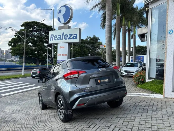 KICKS Active 1.6 16V Flex Aut.