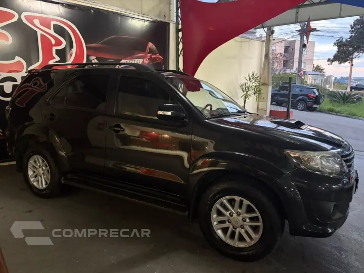 HILUX SW4 3.0 SRV 4X4 7 LUGARES 16V TURBO INTERCOOLER DIESEL