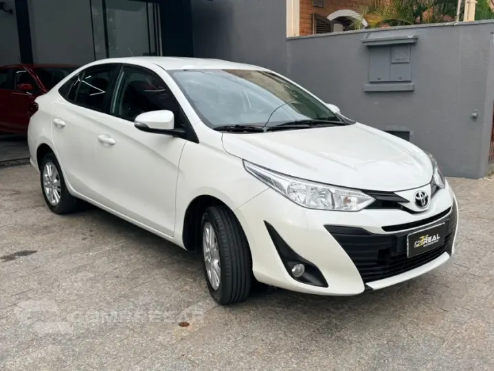 YARIS 1.5 16V Sedan XL