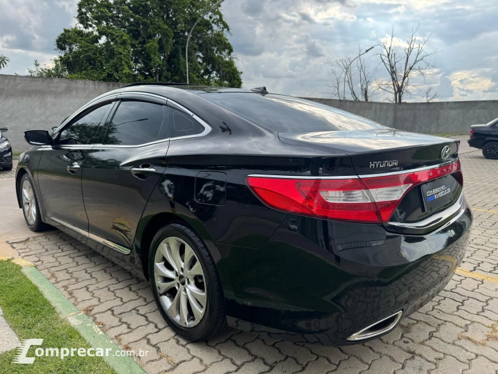 AZERA 3.3 MPFI GLS Sedan V6 24V