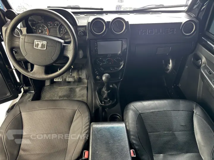 T-4 4x4 3.0 TB Int. Cap. Rígida Diesel
