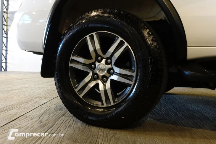Hilux SW4 2.7 16V 4P FLEX SRV 7 LUGARES AUTOMÁTICO