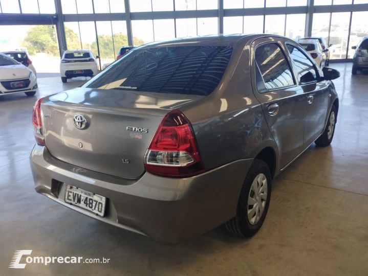 ETIOS 1.5 X Plus Sedan 16V