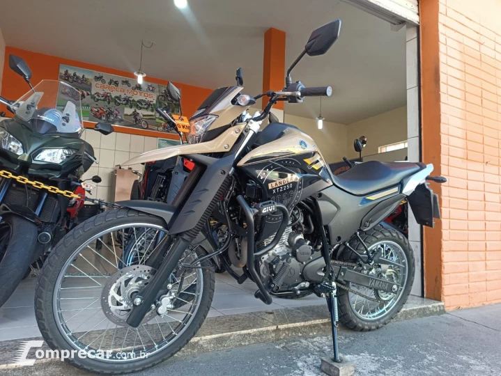 XTZ 250 LANDER