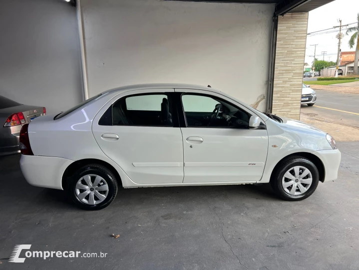 ETIOS 1.5 XS Sedan 16V