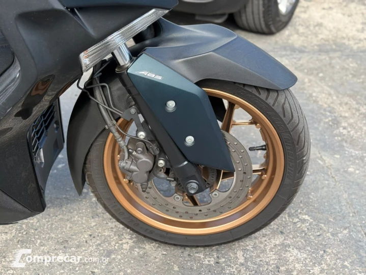 XMAX 250 ABS