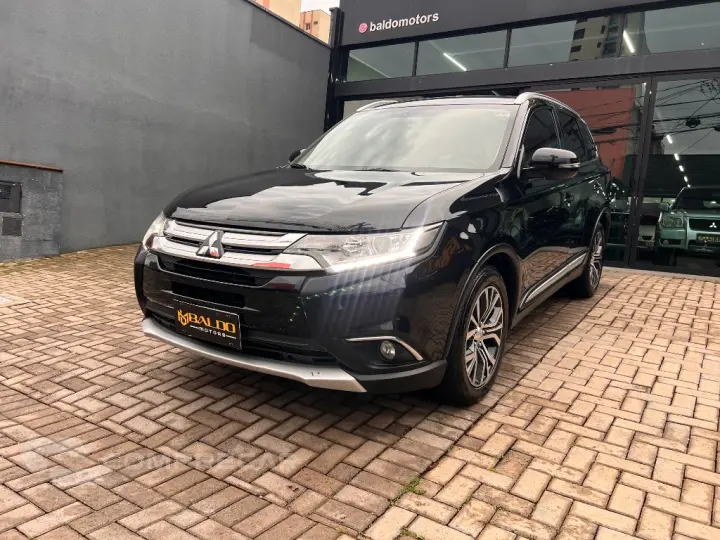 OUTLANDER 2.2 165cv Diesel Aut.