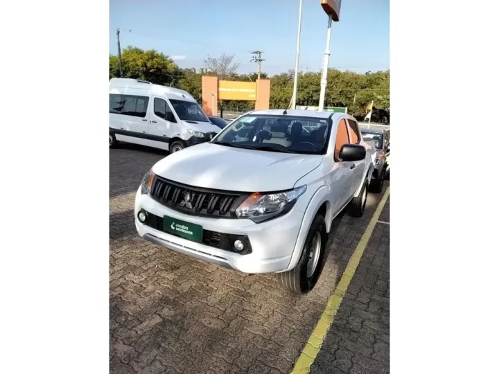 L200 TRITON 2.4 16V TURBO DIESEL GL CD 4X4 MANUAL