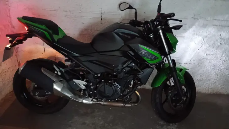 KAWASAKI Z400