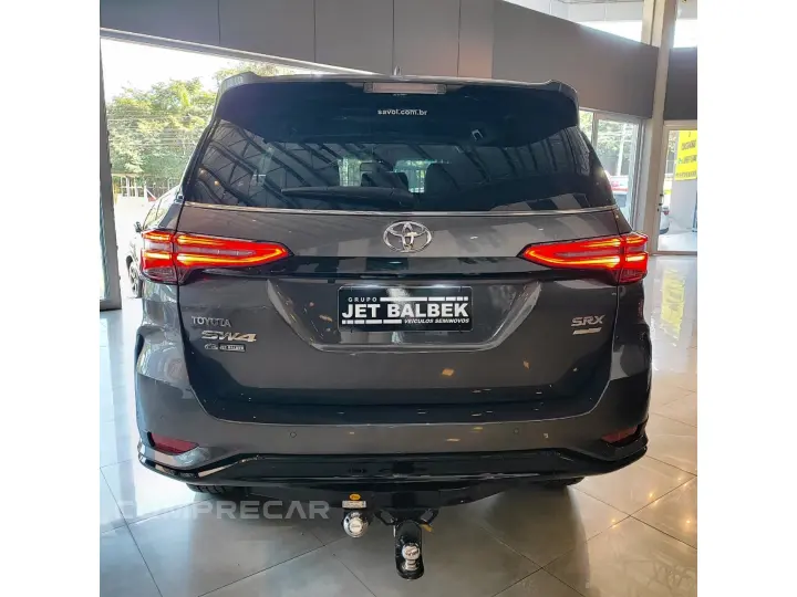 HILUX SW4 2.8 D-4D TURBO DIESEL SRX PLATINUM 7L 4X4 AUTOMÁTI