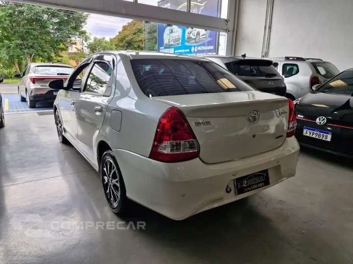 ETIOS 1.5 PLATINUM SEDAN 16V FLEX 4P AUTOMÁTICO