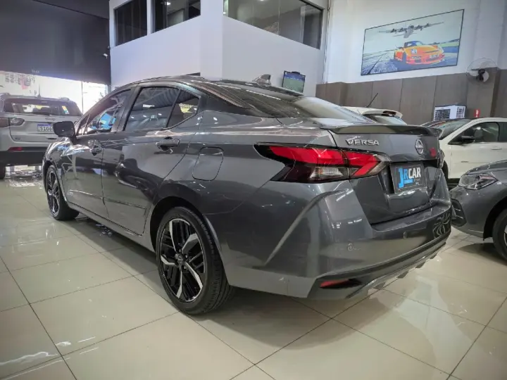 VERSA EXCLUSIVE 1.6 16V FLEX AUTOMATICO