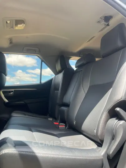 HILUX SW4 2.8 D-4d Turbo Diamond 7L 4X4