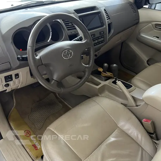 Hilux SW4 SRV D4-D 4x4 3.0 TDI Dies. Aut