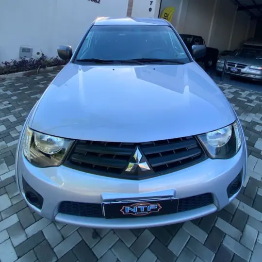 L200 Triton HLS 2.4 Flex 16V CD Mec.