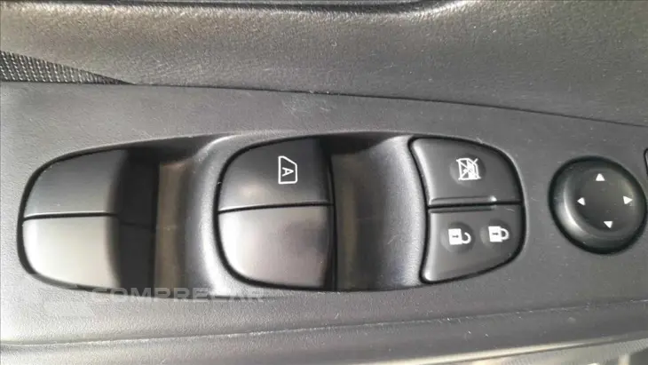 KICKS PLAY 1.6 16V FLEXSTART SENSE XTRONIC