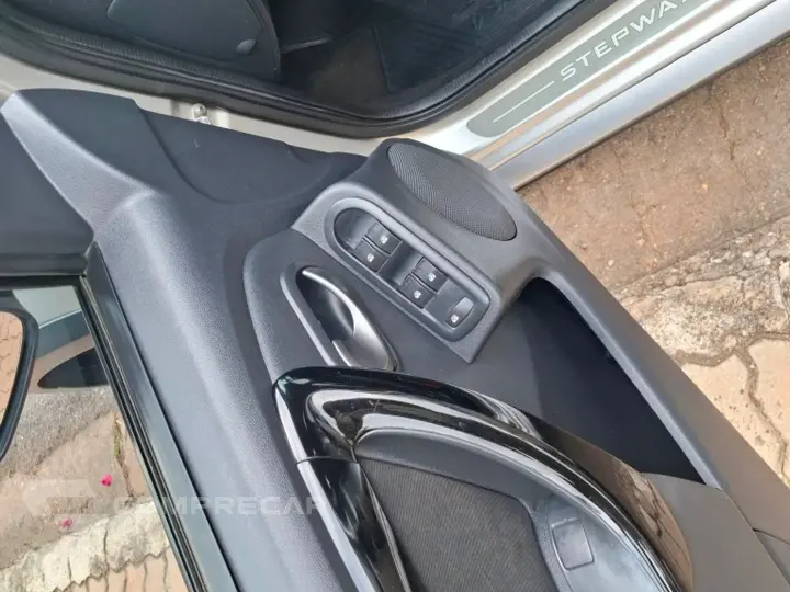 Sandero 1.6 STEPWAY 16V FLEX 4P AUTOMÁTICO