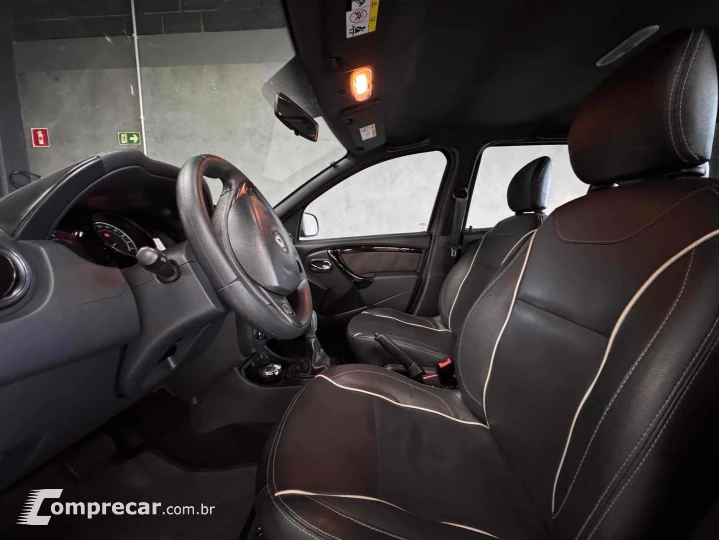 DUSTER OROCH 2.0 16V FLEX DYNAMIQUE 4P AUTOMÁTICO