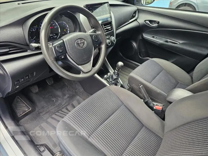 YARIS 1.3 16V FLEX XL MANUAL