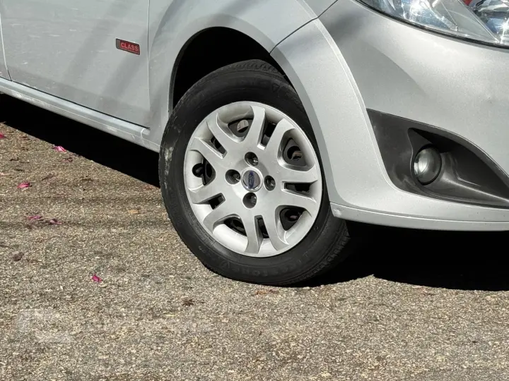 FIESTA 1.6 Rocam SE Sedan 8V