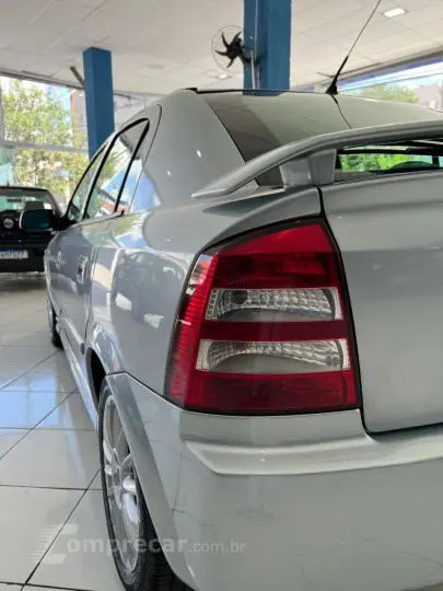 ASTRA 2.0 MPFI Advantage Sedan 8V